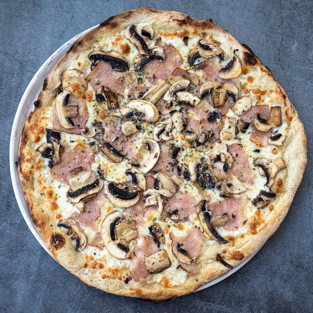 Pizza carbonara